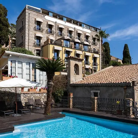 Carlotta 4*